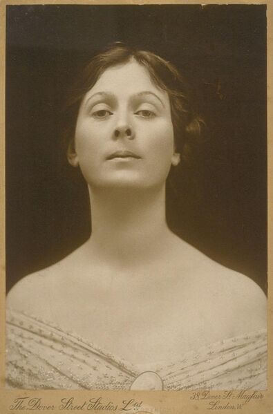Datei:Isadora Duncan portrait.jpg